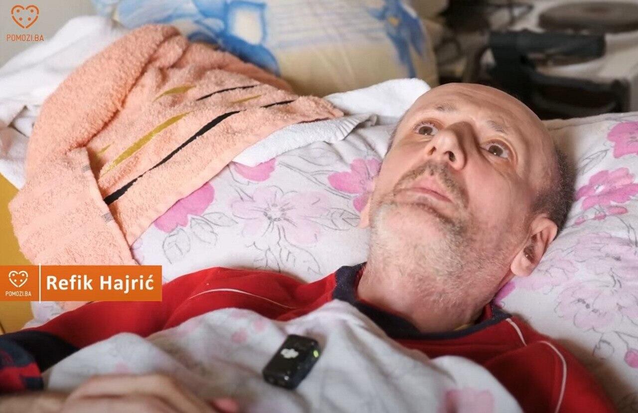 Refik ima 50 godina, nepokretan je, živi sam i korisnik je projekta Obrok za sve