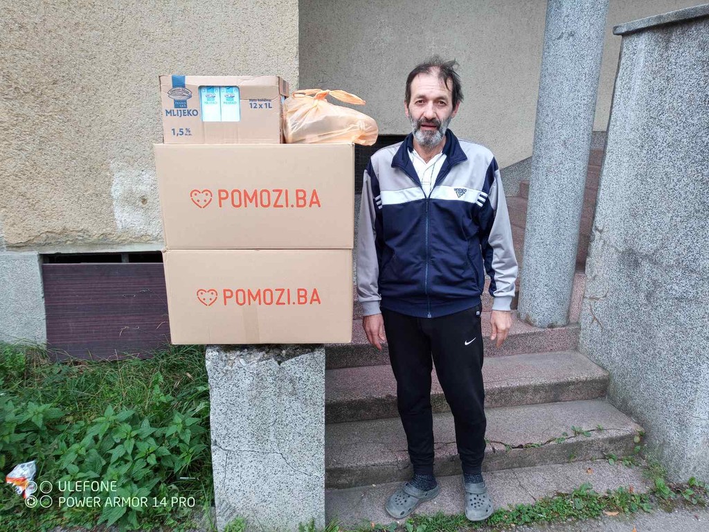 Mjesečna pomoć za porodicu Vila