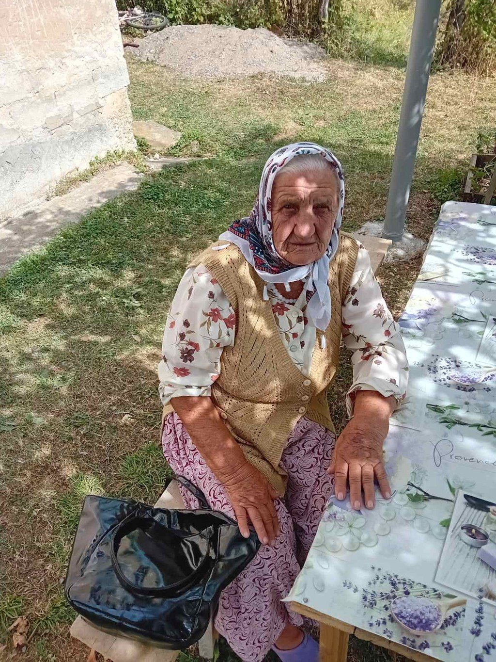 Mjesečna pomoć za nanu Hanku i njene unuke