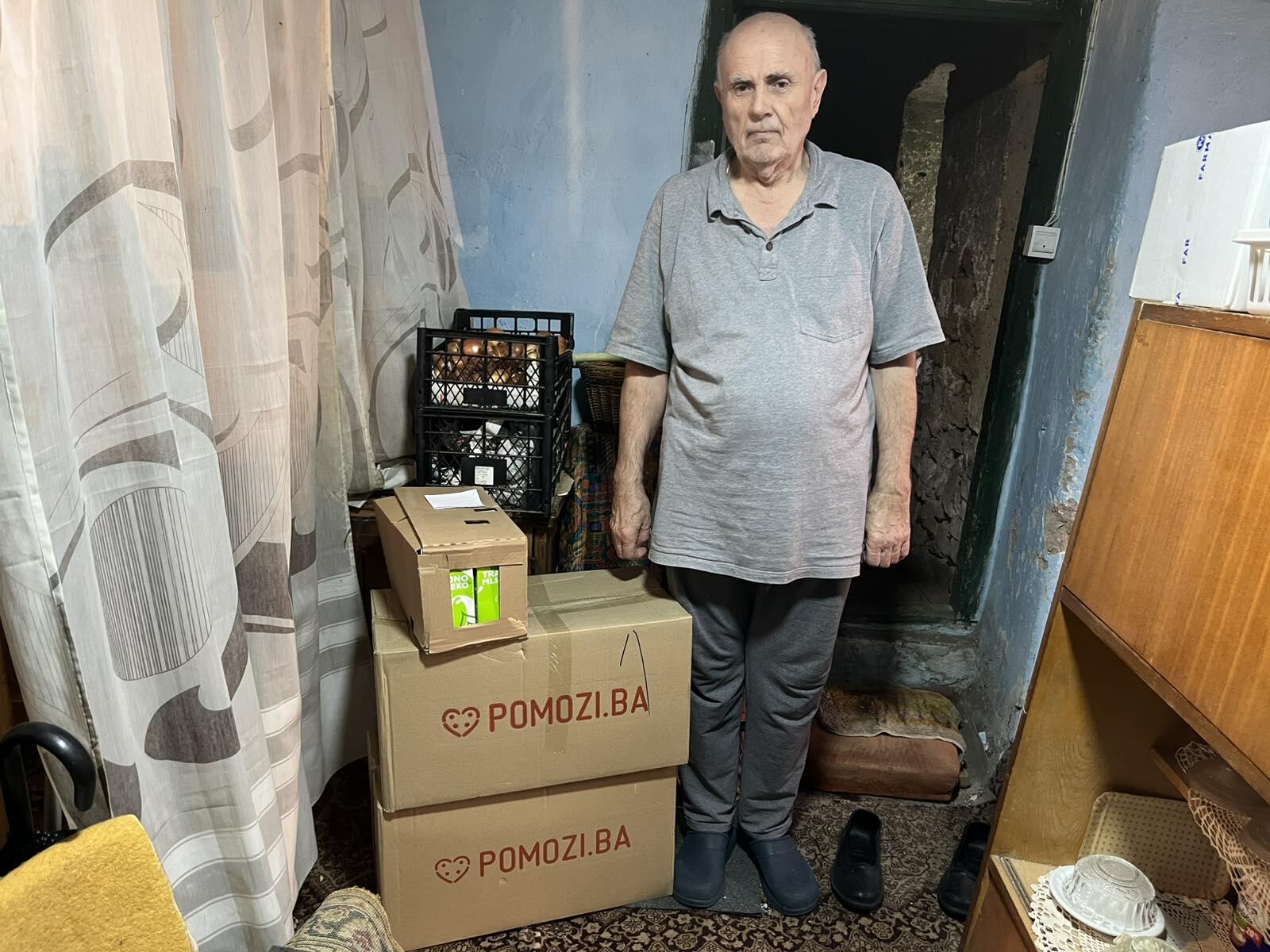Mjesečna pomoć za porodicu Crnogorčević