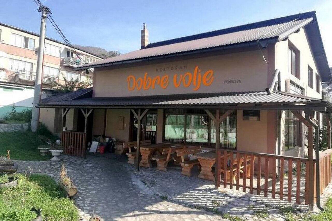 Na današnji dan otvoren prvi Pomozi.ba Restoran dobre volje u Travniku